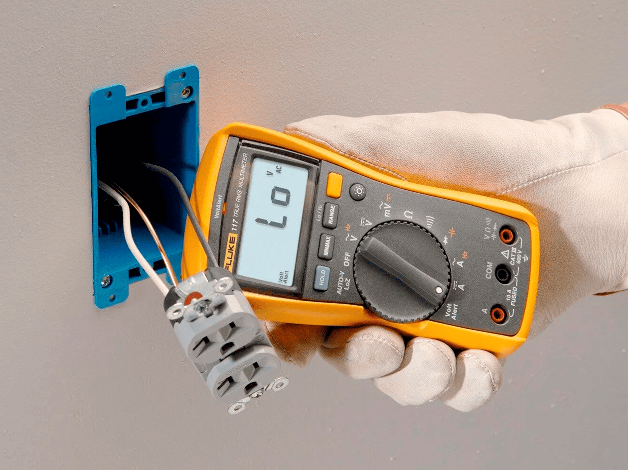 FLUKE 117 | Multímetro Digital True RMS con Detección de Voltaje sin Contacto y Modo de Baja Impedancia LoZ